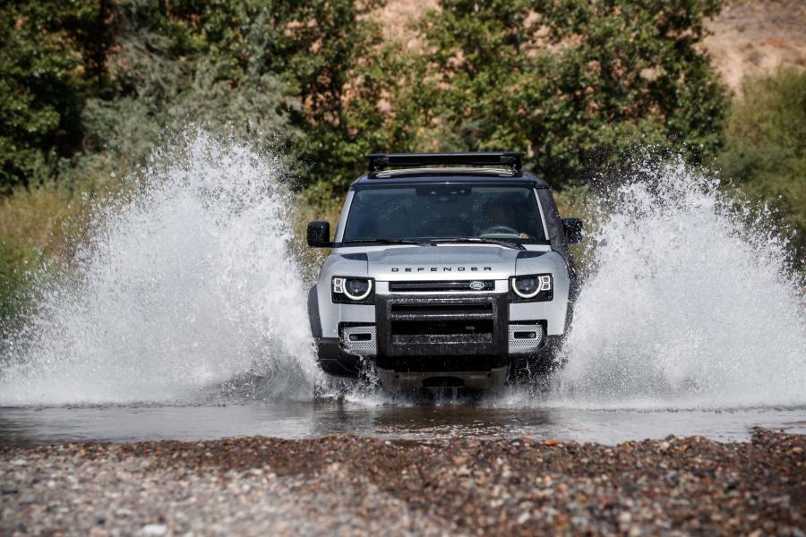  Land Rover Defender 110 Explorer Pack First Edition 2020 года  (WW) (фото 37 из 57)